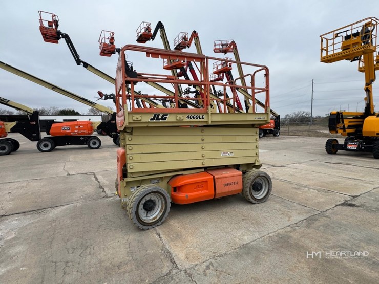 2006-jlg-4069le-image-3