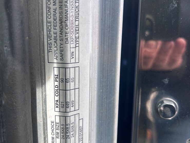 2000-peterbilt-379-image-90