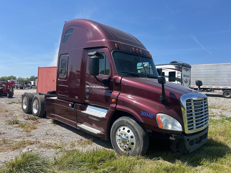 2015-freightliner-cascadia-125-image-1