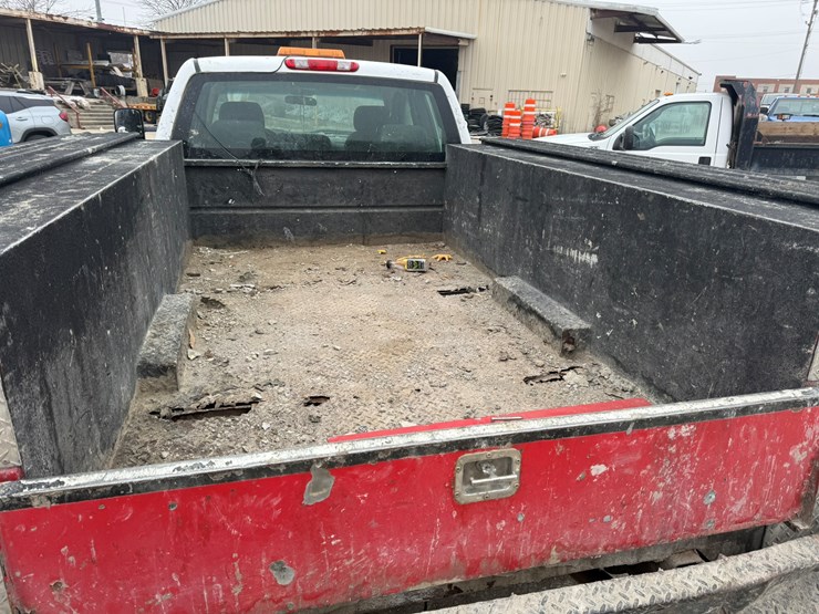 2012-chevrolet-3500-image-24