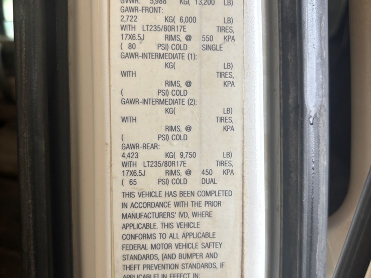 2013-chevrolet-3500-image-81