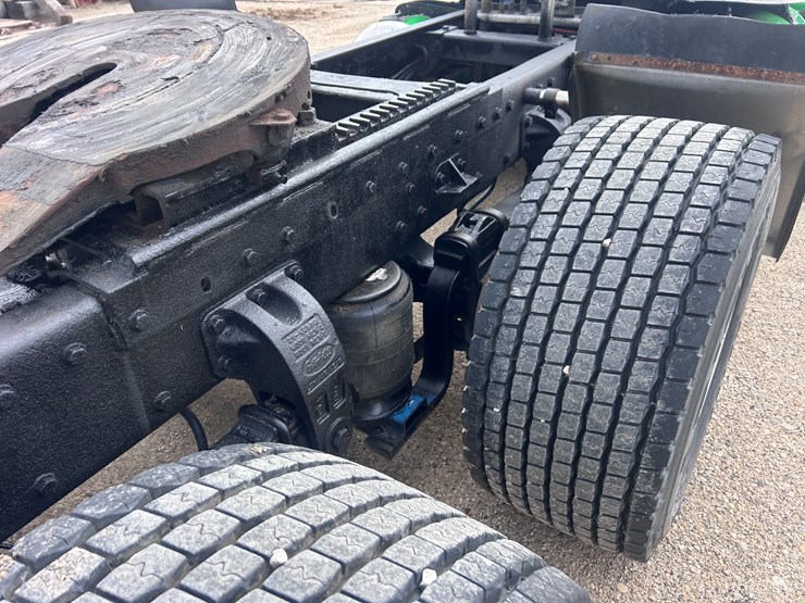 1999-peterbilt-379-image-30