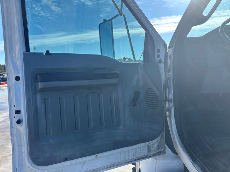 2012-ford-f650-image-23