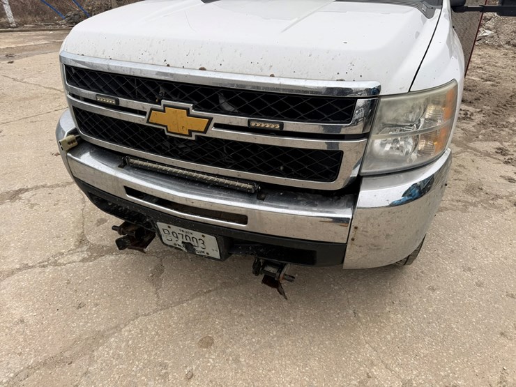 2012-chevrolet-3500-image-15