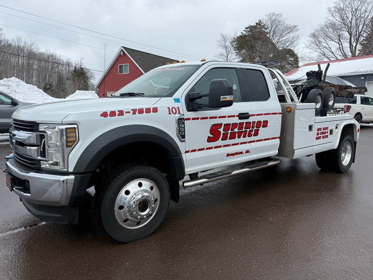 2018-ford-f550-image-1