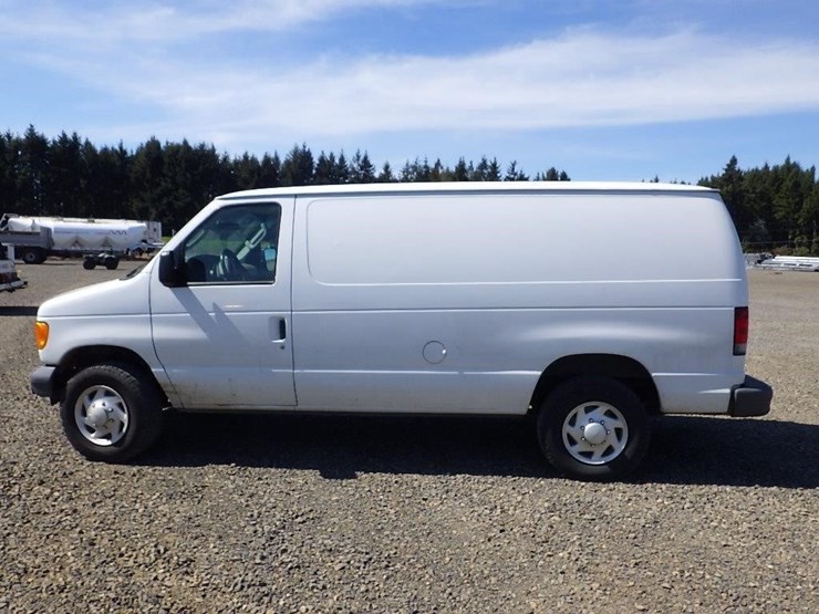 2007-ford-cargo-image-8