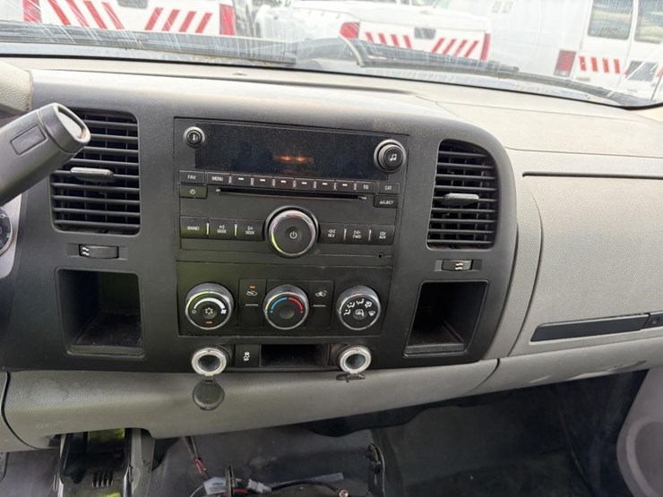 2012-gmc-sierra-2500-image-16