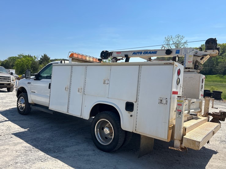 2002-ford-f550-image-4