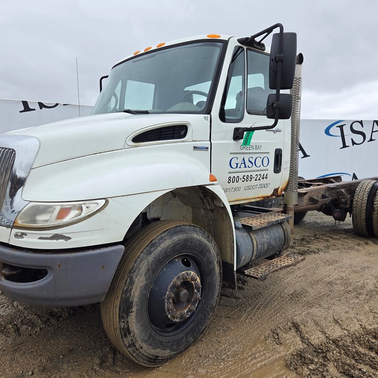 2009 INTERNATIONAL 4300 SBA