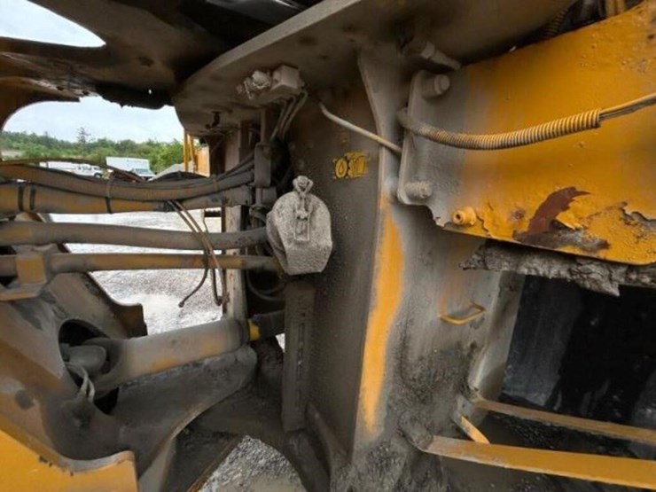 2012-volvo-l220g-image-40