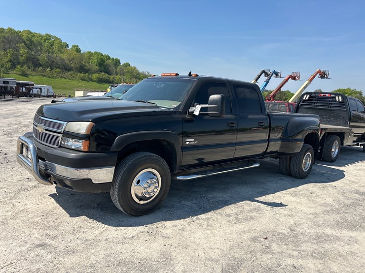2006-chevrolet-3500-image-3