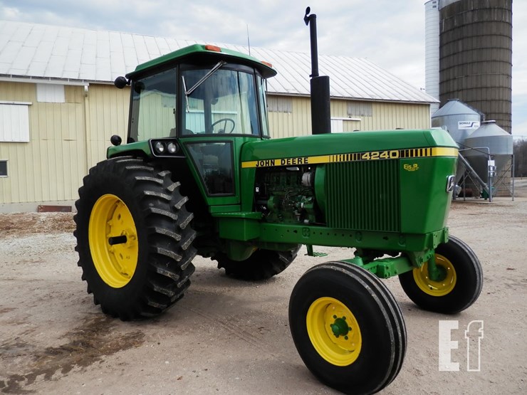 john-deere-4240-image-2