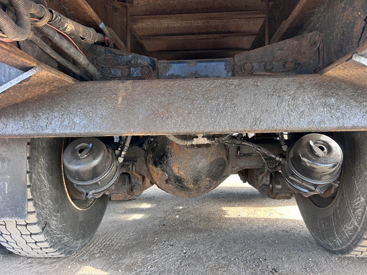 #1679-•-2004-kenworth-flatbed-truck-image-29