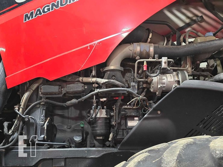 2016-case-ih-magnum-310-cvt-image-23