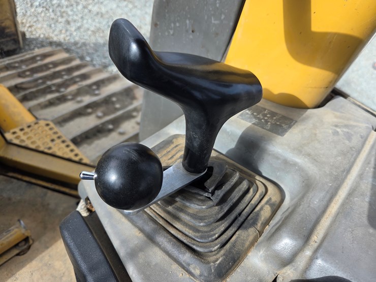 caterpillar-d6n-xl-image-39