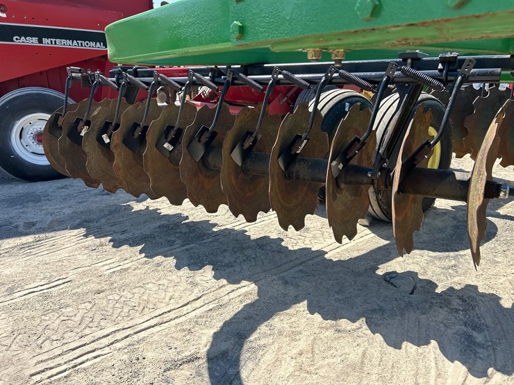 john-deere-210-image-15