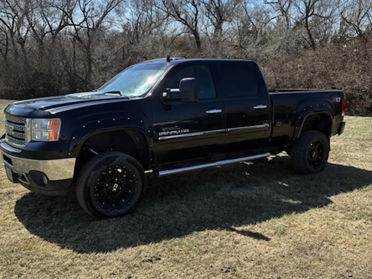 2013-gmc-2500hd-image-1