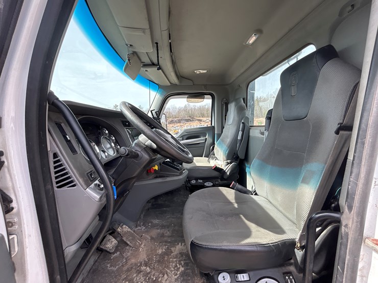 2017-kenworth-t680-image-74