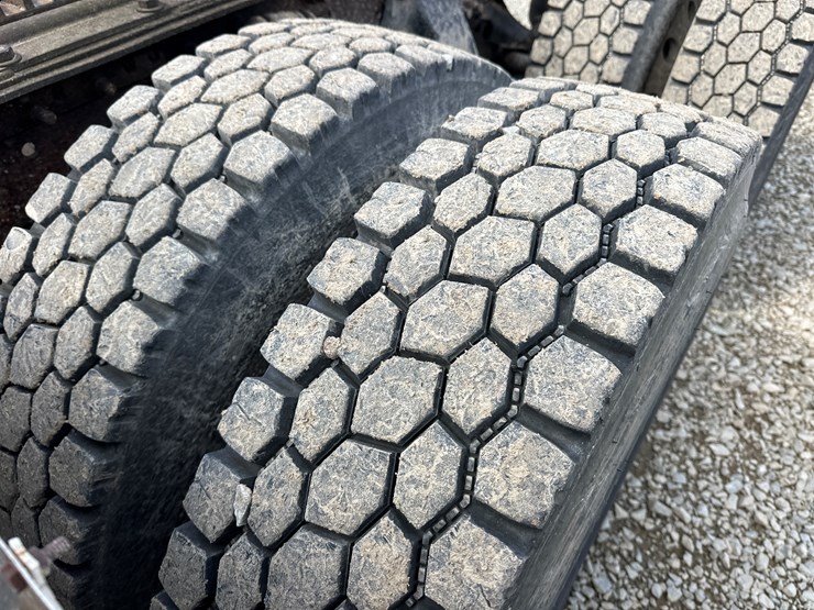 2001-caterpillar-c15-image-51