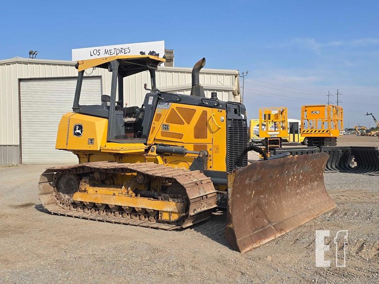 2016-deere-700k-lgp-image-2