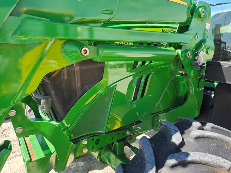 2021-john-deere-6140m-image-22