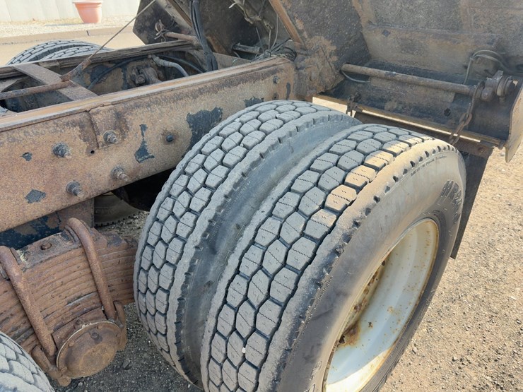 2006-mack-granite-cv713-image-17