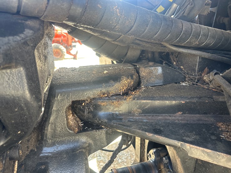 2011-deere-1270e-image-17