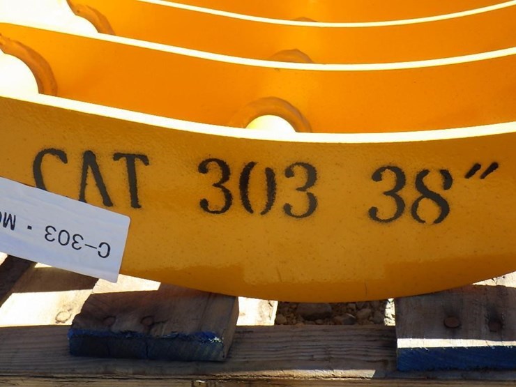 caterpillar-303-image-5
