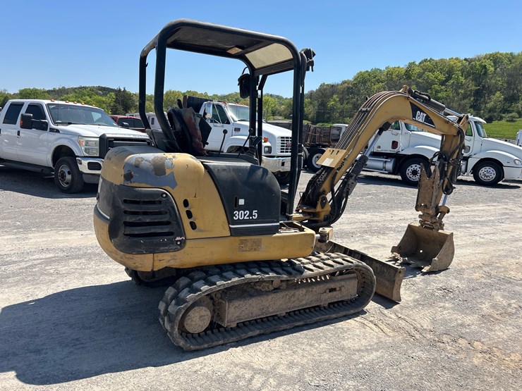 caterpillar-302.5-image-5