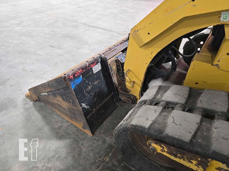 2023-caterpillar-289d3-image-12