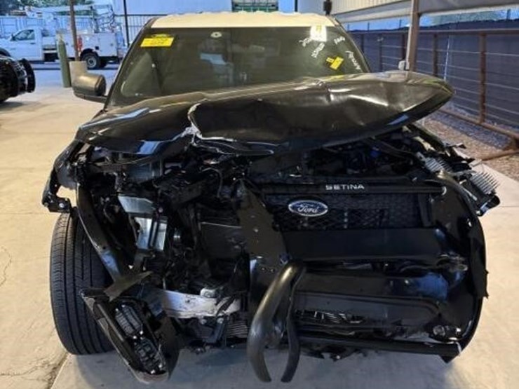 2021-ford-explorer-image-3