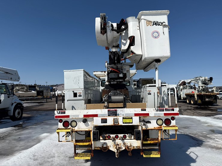 #1070-•-2012-freightliner-boom/crane-truck-image-4