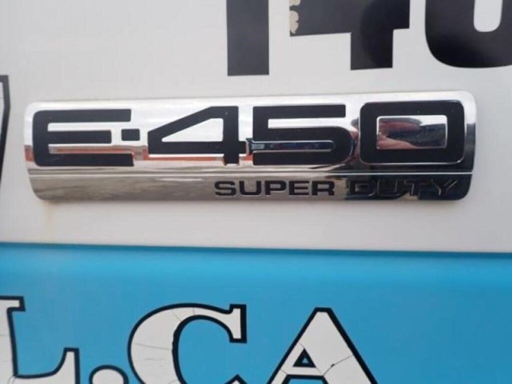 2009-ford-e450-image-9