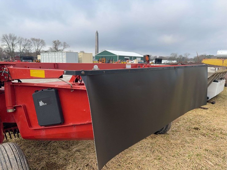 new-holland-h7330-image-5