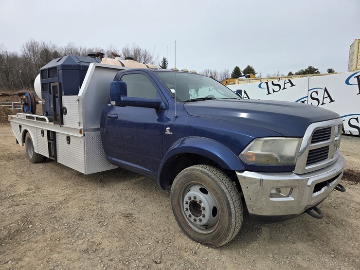 2012-massey-ferguson-8-image-7