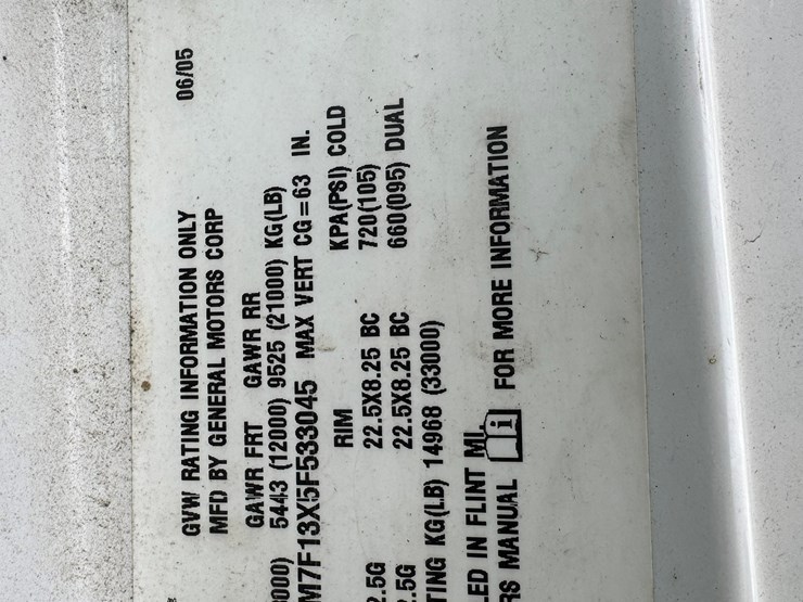 2005-gmc-t7500-image-60