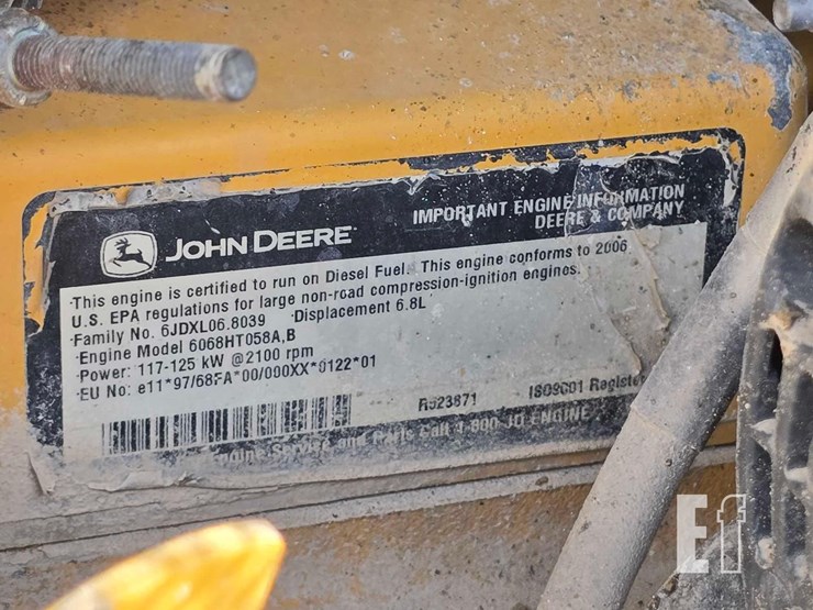 2006-deere-750j-image-24