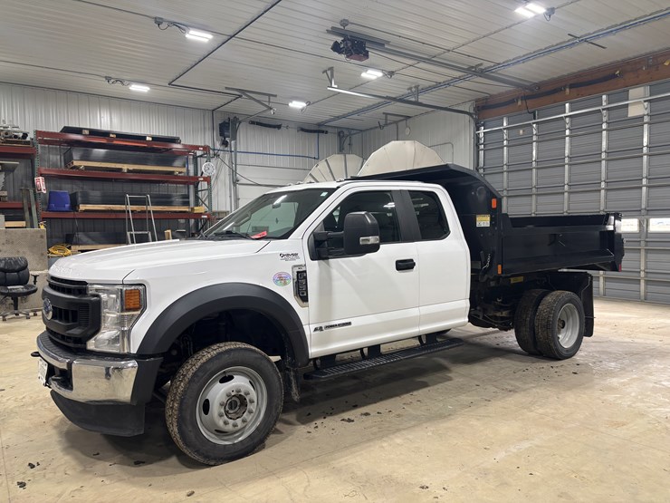 2022-ford-f550-sd-image-1