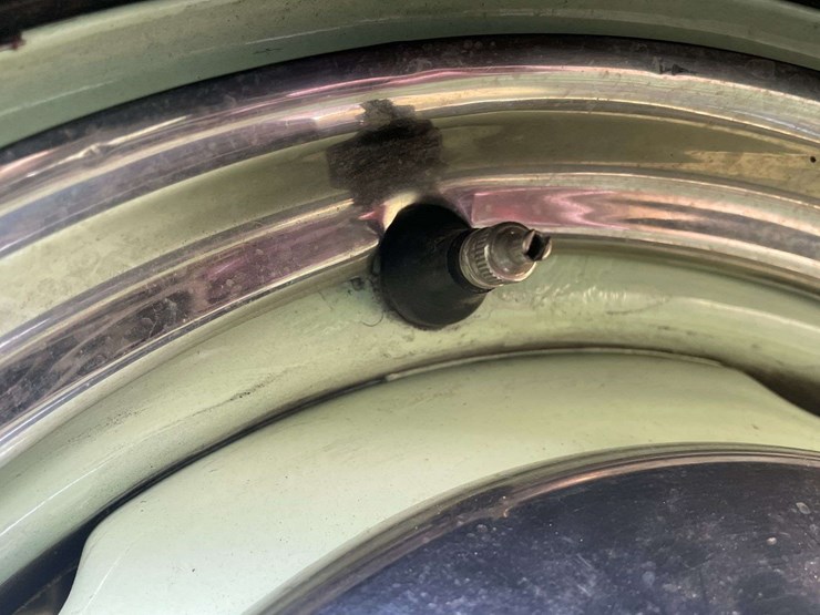 1953-ford-customline-sedan-image-34