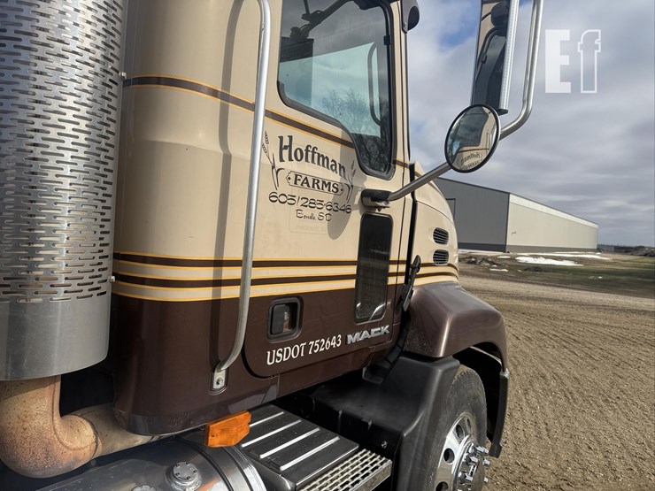 2007-mack-pinnacle-cxp613-image-9