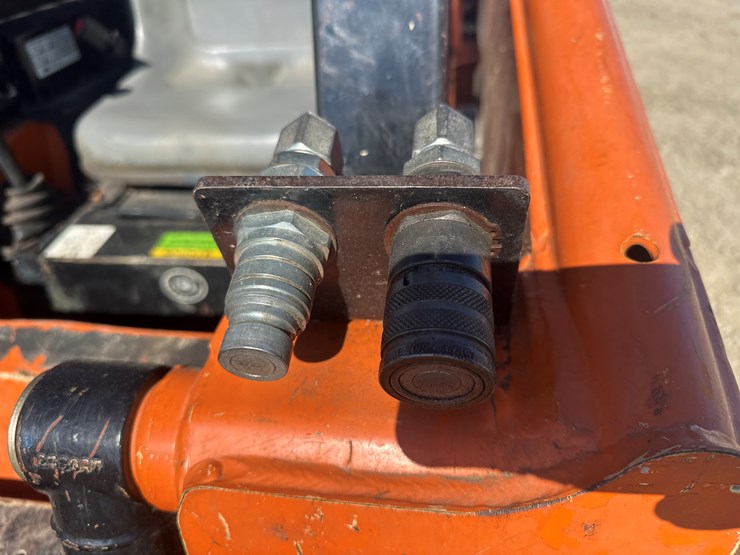 2020-gehl-rt105-image-24