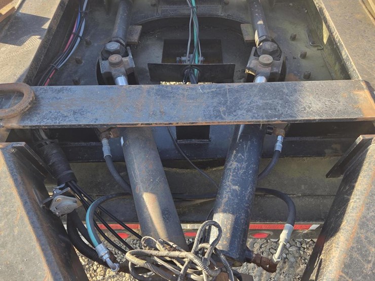 2006-massey-ferguson-8-image-21