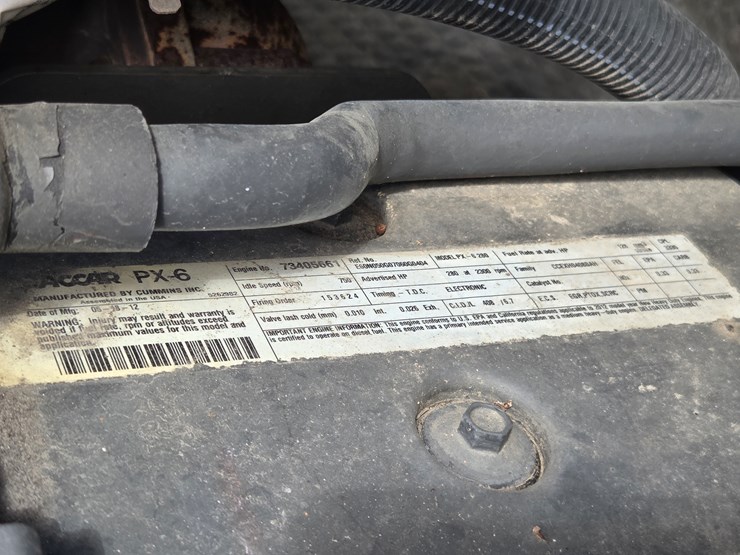 2013-peterbilt-337-image-45