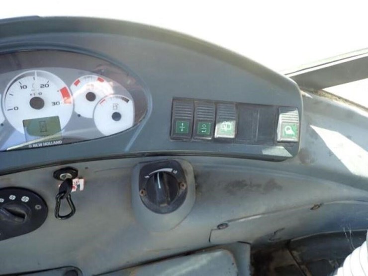 2012-new-holland-b95b-image-15