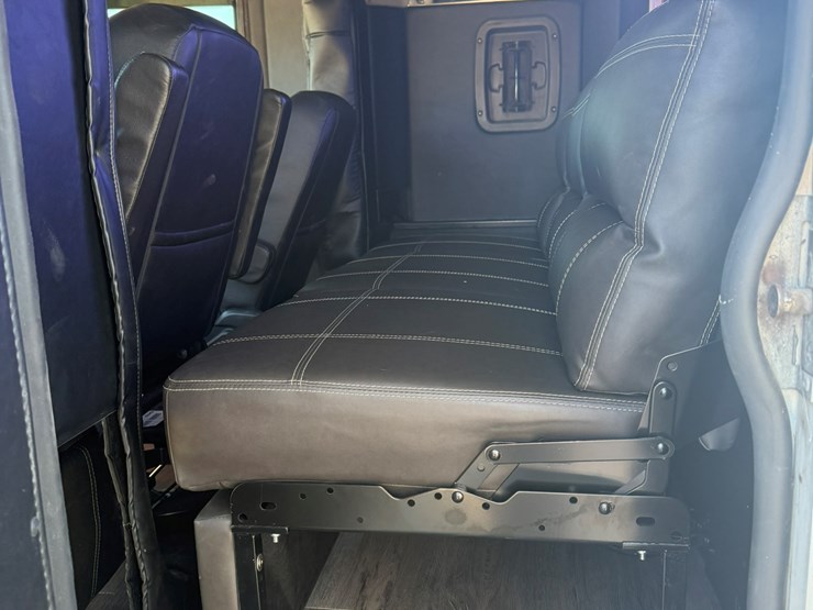 1974-peterbilt-359-image-41