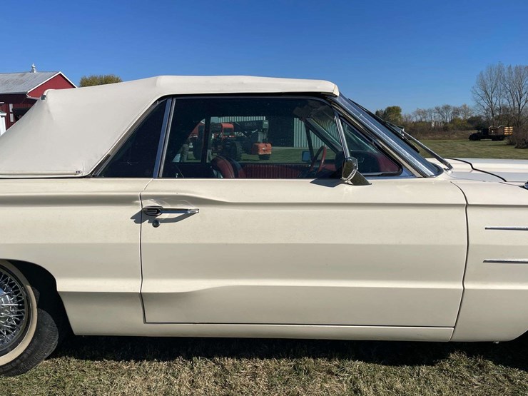 1965-ford-thunderbird-image-23