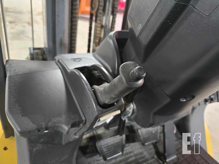 2021-caterpillar-gp25n-image-18