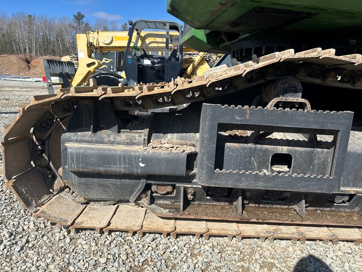 2016-deere-2154d-image-78