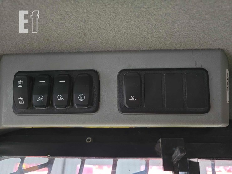 2023-caterpillar-259d3-image-19