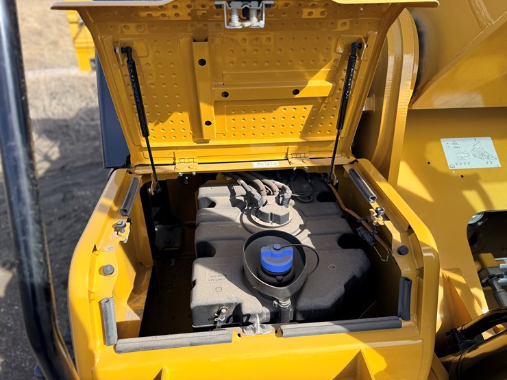 #1968-•-caterpillar-excavator-image-40